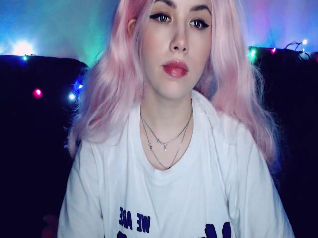 Live sex webcam photo for YUMMY_TIFFANI #272654711