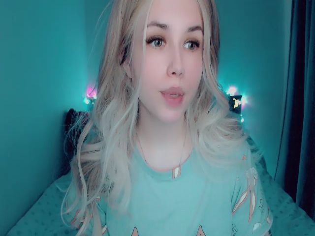 Live sex webcam photo for YUMMY_TIFFANI #273103609