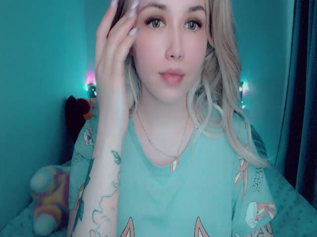 Live sex webcam photo for YUMMY_TIFFANI #273103771