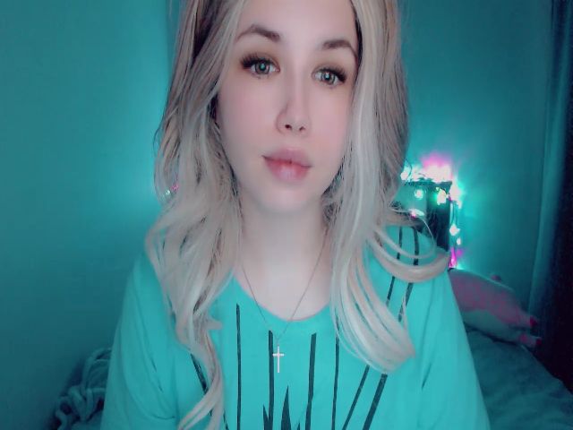 Live sex webcam photo for YUMMY_TIFFANI #273134658