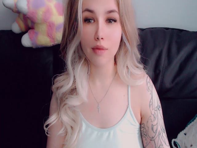 Live sex webcam photo for YUMMY_TIFFANI #273167877