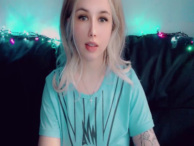 Live sex webcam photo for YUMMY_TIFFANI #273345002