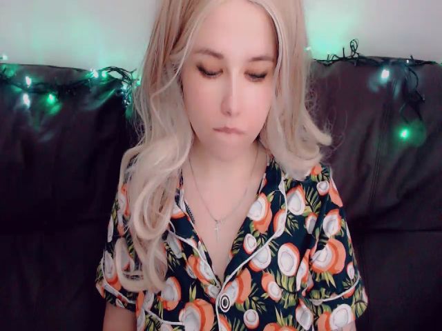 Live sex webcam photo for YUMMY_TIFFANI #273376657