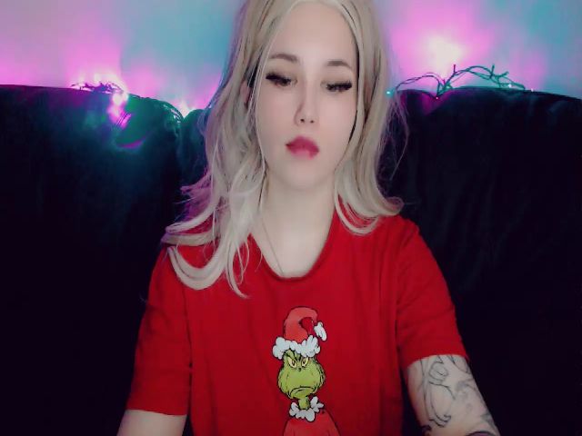 Live sex webcam photo for YUMMY_TIFFANI #273436163