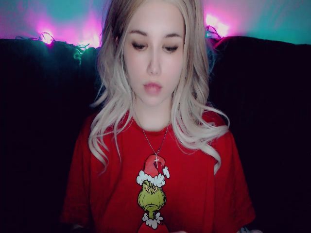 Live sex webcam photo for YUMMY_TIFFANI #273437841