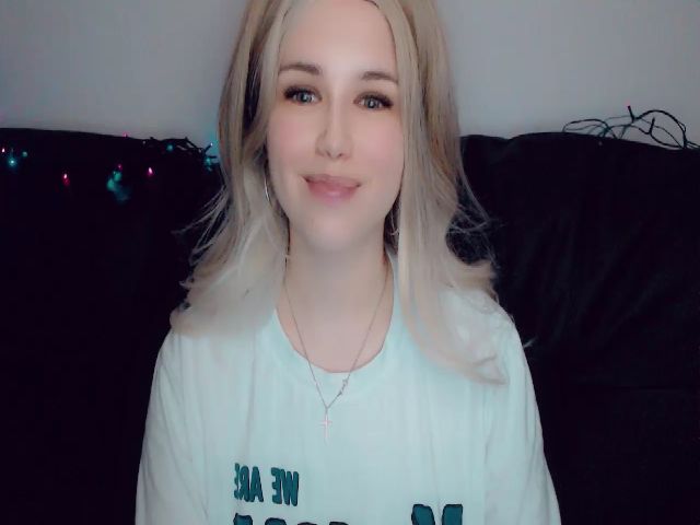 Live sex webcam photo for YUMMY_TIFFANI #273510395