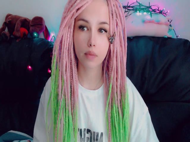 Live sex webcam photo for YUMMY_TIFFANI #273642253