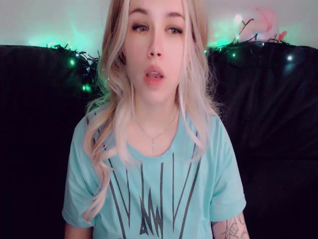 Live sex webcam photo for YUMMY_TIFFANI #273770839