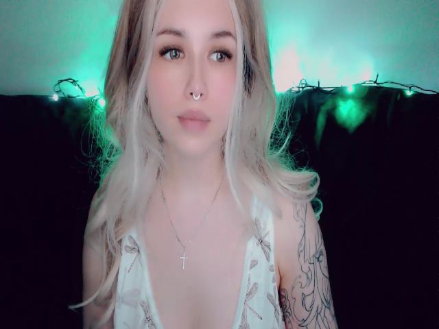 Live sex webcam photo for YUMMY_TIFFANI #273834285