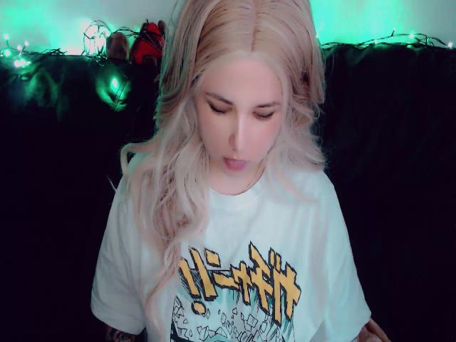 Live sex webcam photo for YUMMY_TIFFANI #274050416