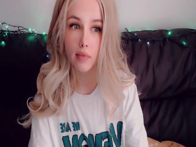 Live sex webcam photo for YUMMY_TIFFANI #274074122