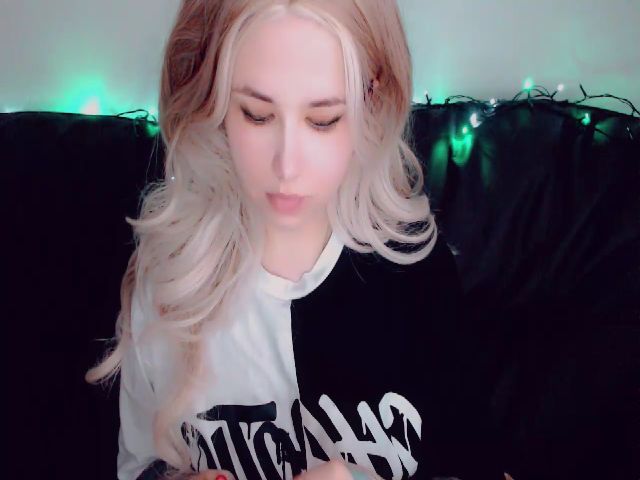 Live sex webcam photo for YUMMY_TIFFANI #274132601