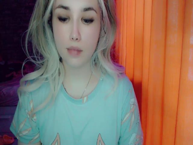 Live sex webcam photo for YUMMY_TIFFANI #274270118