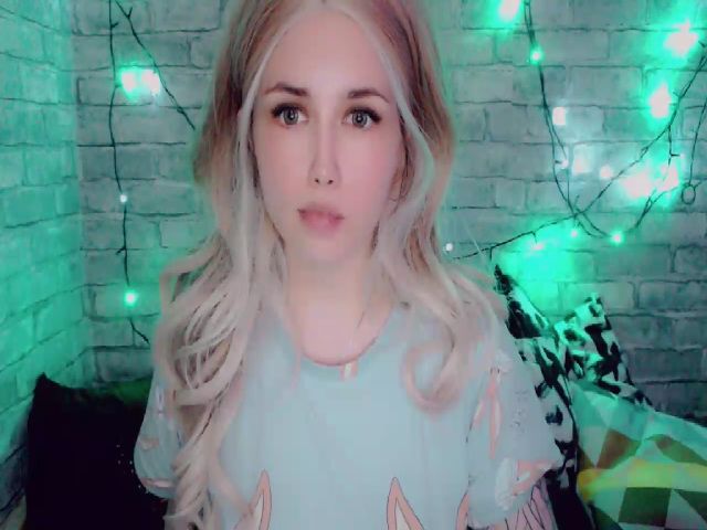 Live sex webcam photo for YUMMY_TIFFANI #274270300