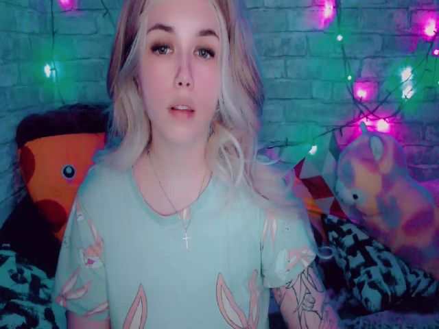 Live sex webcam photo for YUMMY_TIFFANI #274343215