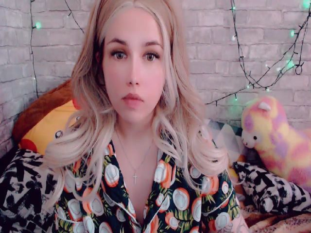 Live sex webcam photo for YUMMY_TIFFANI #274348677