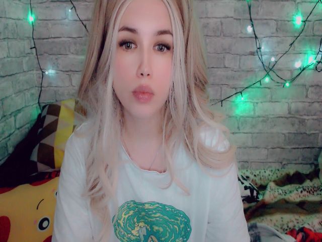 Live sex webcam photo for YUMMY_TIFFANI #274408263