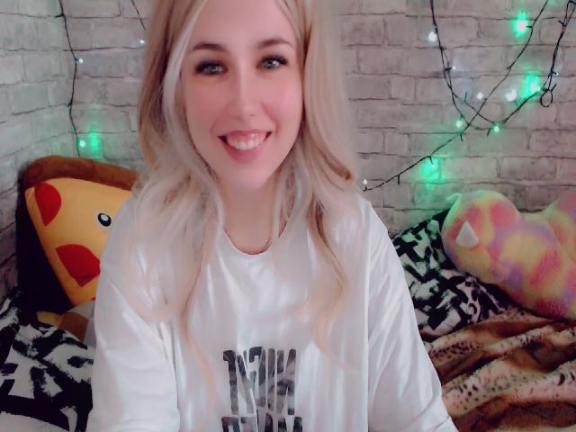 Live sex webcam photo for YUMMY_TIFFANI #274467316