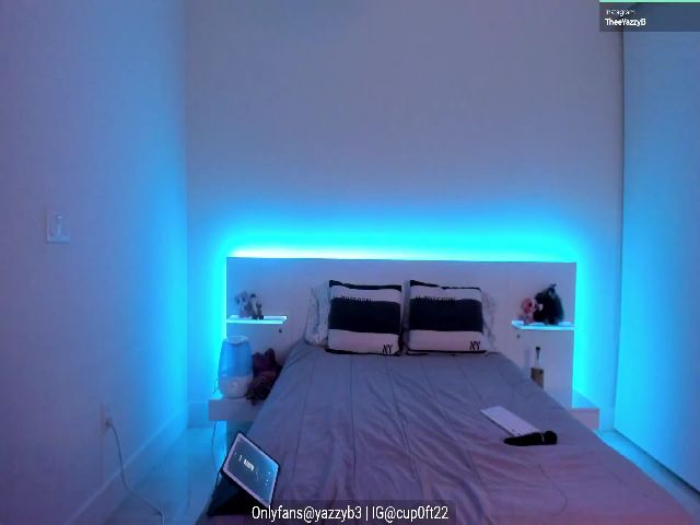 Live sex webcam photo for Yasmeen_xo #272064643