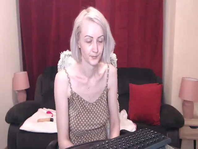 Live sex webcam photo for YeahAnn #273494694
