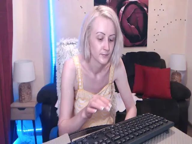 Live sex webcam photo for YeahAnn #273611465