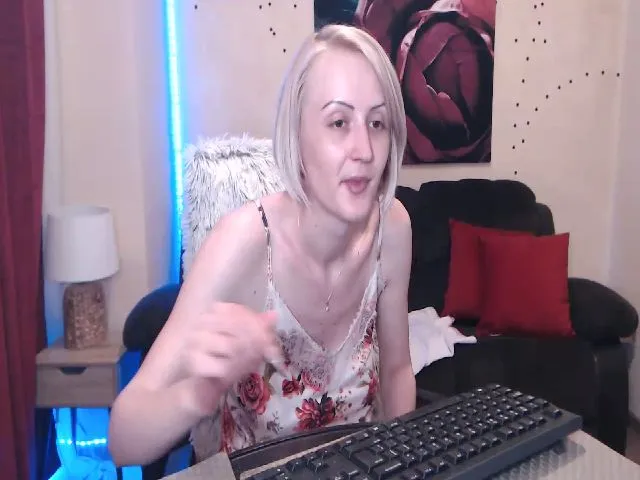 Live sex webcam photo for YeahAnn #273614051