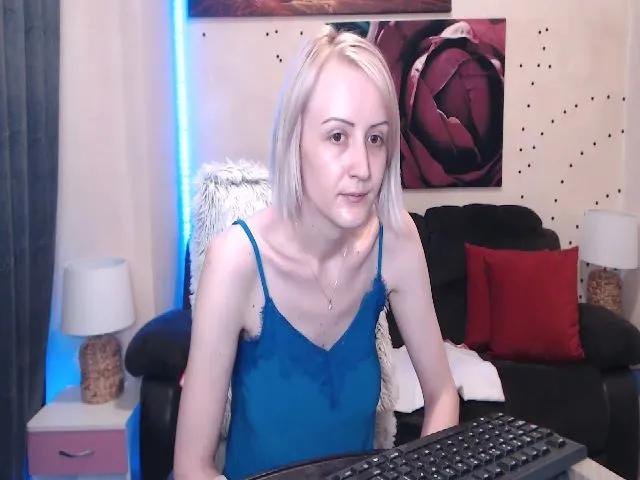 Live sex webcam photo for YeahAnn #273813165