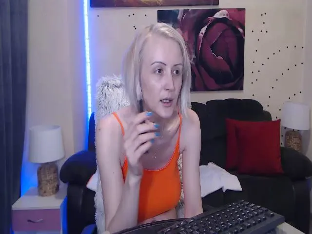 Live sex webcam photo for YeahAnn #273816795