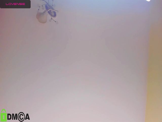 Live sex webcam photo for YellowPear #272285392