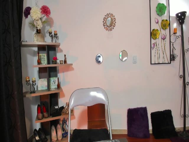 Live sex webcam photo for Yemsu23 #272380960