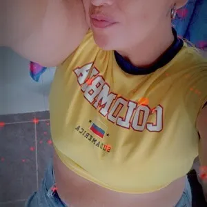 Live sex webcam photo for Yesicasquirt #291246713