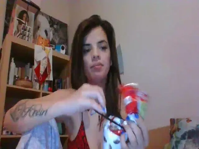 Live sex webcam photo for Yeymylove #272220446