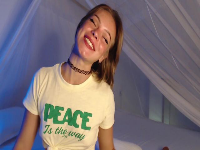 Live sex webcam photo for Yitanca #273507603