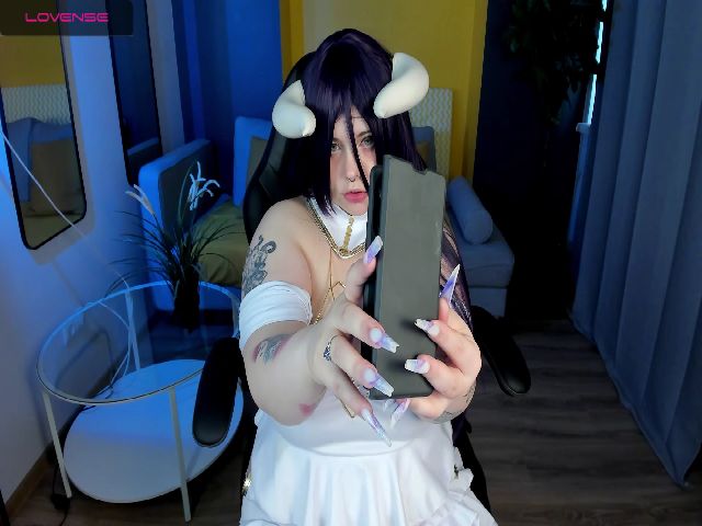 Live sex webcam photo for Yoki_Shizuko #272629443