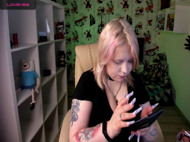 Live sex webcam photo for Yoki_Shizuko #272741332