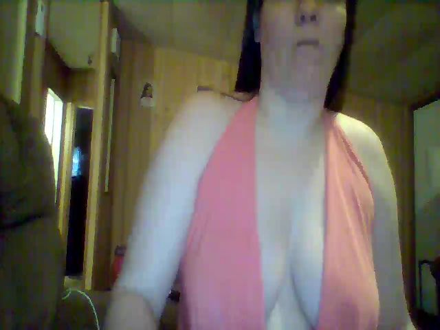 Live sex webcam photo for YoungMomma2 #273346280