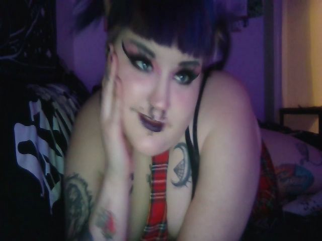 Live sex webcam photo for YourBabyGhoul #271891988