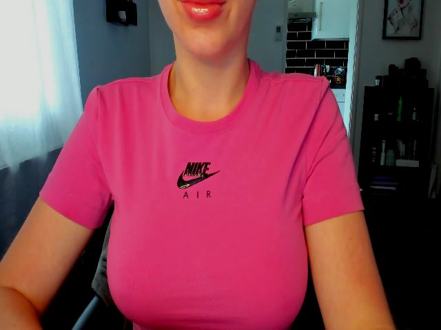 Live sex webcam photo for YourBecky #273588939