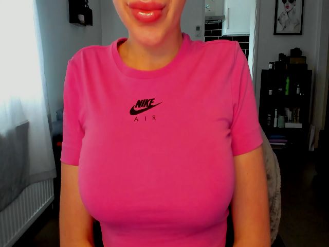 Live sex webcam photo for YourBecky #273589016