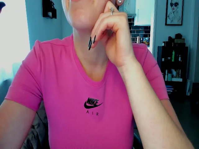 Live sex webcam photo for YourBecky #273589799