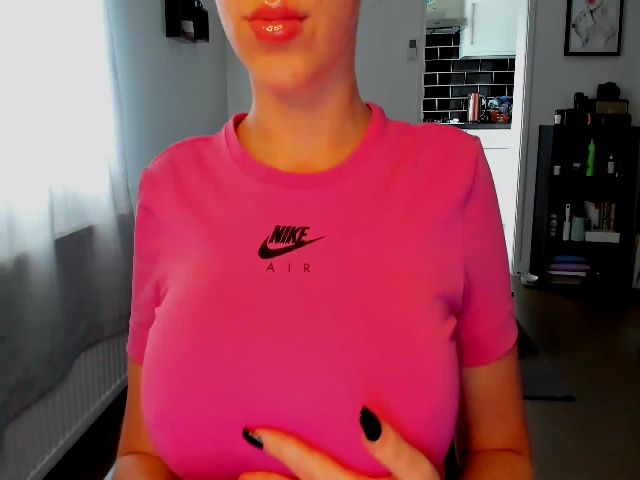 Live sex webcam photo for YourBecky #273591245