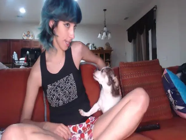 Live sex webcam photo for YourDayydream #271927946