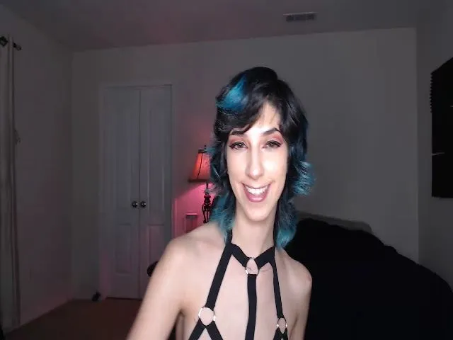 Live sex webcam photo for YourDayydream #271938412