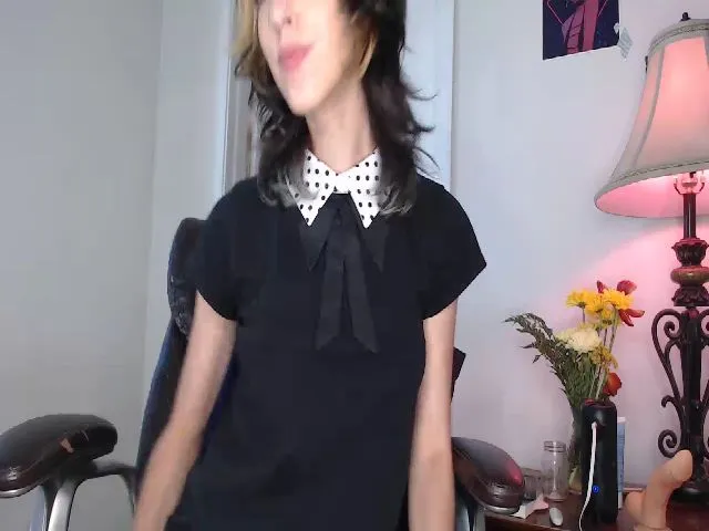 Live sex webcam photo for YourDayydream #273924313