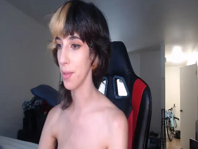 Live sex webcam photo for YourDayydream #274252147