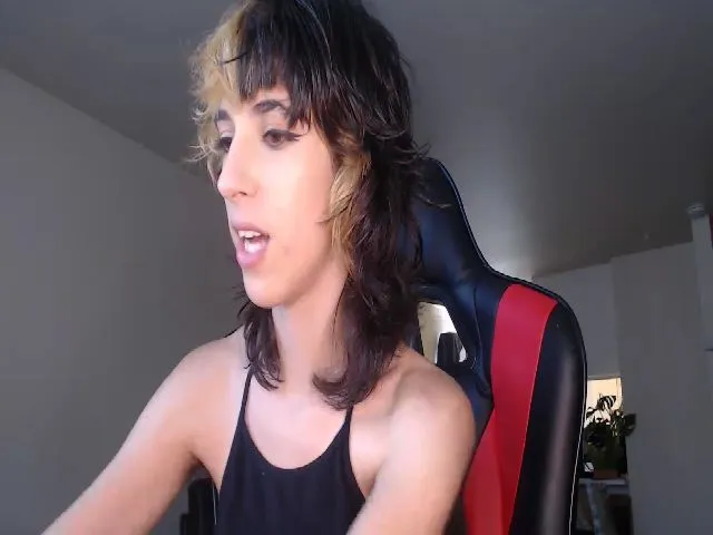 Live sex webcam photo for YourDayydream #274284649