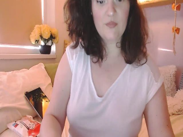 Live sex webcam photo for YourHoneyMary #273599277