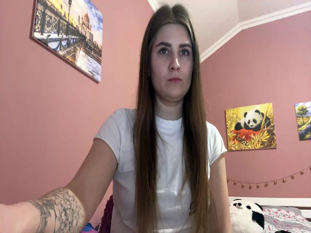 Live sex webcam photo for YourKatie_ #272647944