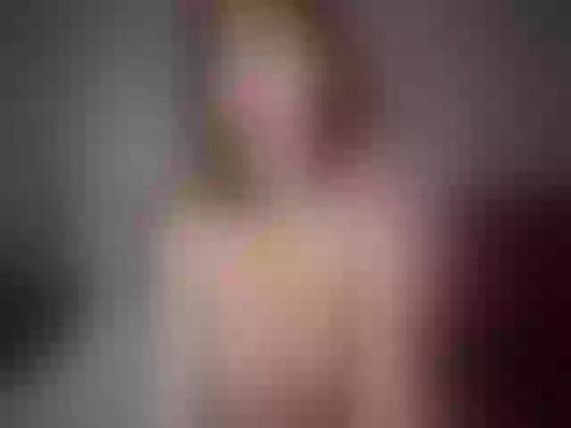 Live sex webcam photo for YourLia #272352757