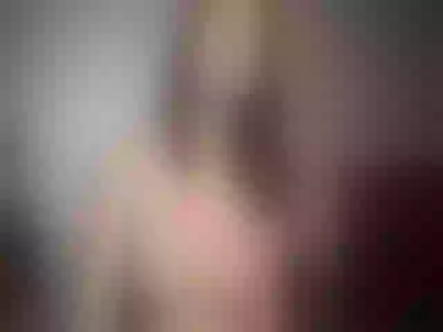 Live sex webcam photo for YourLia #273064615